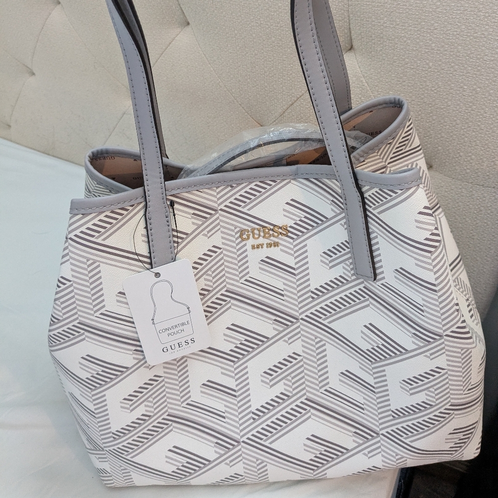 Brand new Guess purse